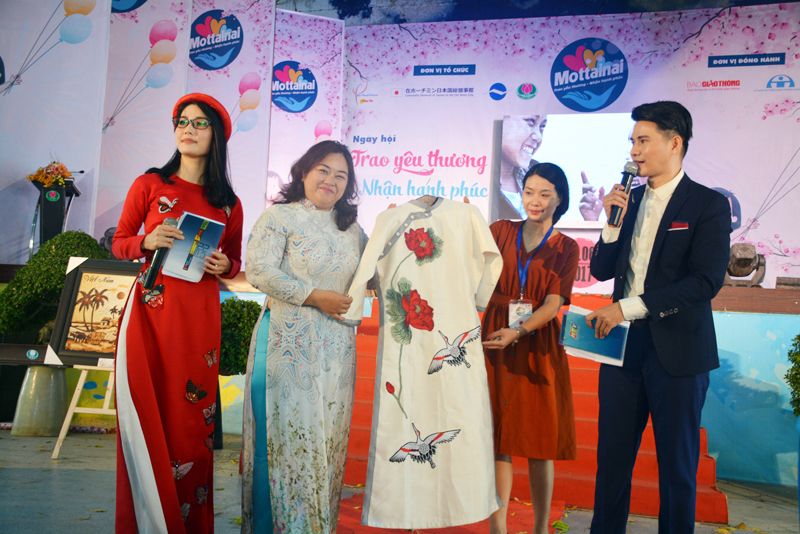 Đấu giá từ thiện Mottainai